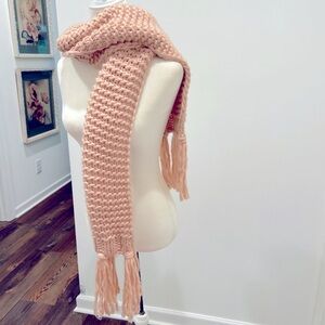 Pink chunky fringe scarf cozy knit light pink